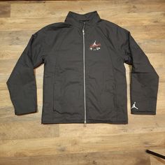 Features: Brand: Nike Style: Warm-Up Jacket Style Code: Dq7550-045 Color: Black Size: Mens Small Fall Double-Knit Insulated Condition: New With Tags. Great Jordan Jacket To Rock With Your Choice Of J's. #Jordan4blackcements #Jordan4redcements #Jordan4blackcanvas Jordan Vest, Grey Tracksuit, Retro Windbreaker, Jordan Jackets, Jordan 4 Black, Nike Style, Nike Air Jordan Retro, Newest Jordans, Nike Fashion