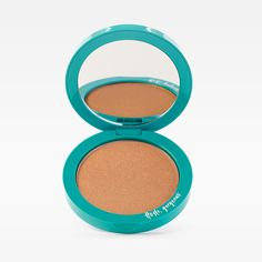 Our revolutionary, makeup-meets-skincare highlighting powder delivers next-level brilliance with ultra-fine vegan pearls while vitamin C and hyaluronic acid replenish skin’s moisture and smooth texture. Face Highlighter, Thrive Causemetics, Sensitive Eyes, Holiday Set, Bronze Gold, Skincare Makeup, Curated Gifts, Champagne Gold, Smooth Texture