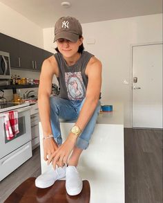 Summer Outfits 2023 Tomboy, Masc Womens Fashion, Masc Style Women Summer, Chapstick Lesbian Style Summer, Makingemi Outfit, Gender Neutral Outfits Adults, Masc Outfits Summer Women, Summer Masc Lesbian Outfits, Lesbian Masc Outfits Summer