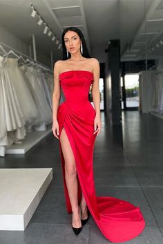 Want to find a reliable online shop to order your ball dresses? Check ballbella.com about this Red Strapless Long Prom Dress Mermaid With Slit, all customized in good quality, fast delivery worldwide, shop now. Extra Heels, Red Mermaid, Strapless Evening Dress, Prom Dresses Long Mermaid, Prom Dresses Online, Wedding Guest Dresses, Mermaid Evening Dresses, Red Satin, Color Charts