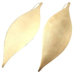 18k Yellow Gold Long Giant Leaf Dangle Earrings by H. Stern. The Rare Authentic H. Stern 18k Yellow Gold Large Giant Leaf Dangle Earrings are a remarkable piece of jewelry. Crafted from 18k yellow gold, these earrings feature intricate and oversized leaf designs that dangle gracefully. The combination of the precious metal and the eye-catching design makes these earrings a unique and stunning accessory, sure to make a bold statement wherever they are worn. Details: Measurements: 109mm x 35mm Weight: 27.7 grams Stamped Hallmarks: H. Stern Hallmarks 750 *Free Shipping within the United States* YOUR PRICE: $7,500 Ti963toed Leaf Designs, Pave Diamond Band, Pearl And Diamond Ring, Sapphire Band, Snake Earrings, Diamond Rings Bands, Yellow Gold Earring, Gold Logo, Precious Metal