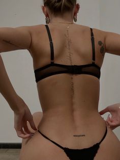 Aesthetic Tattoo Ideas, 15 Aesthetic, Tato Minimal, Petite Tattoos, Pretty Tattoos For Women, Back Tattoo Women, Discreet Tattoos, Dainty Tattoos, Subtle Tattoos