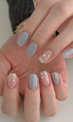 Short Classy Nails Acrylic, Gelish Inspo, Fancy Acrylic Nails, Wedding Guest Nail, Gray Nails, Cute Gel Nails, Trendy Nail Design, Silver Nails, Bridal Nails