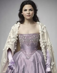 Queen Dresses Royal, Queen Outfits Royal, Ball Gowns Fantasy, Queen Outfits, Queen Dresses, Fairytale Fashion