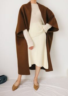 Fall Fashion Coats, Wool Clothing, Womens Jackets, Looks Street Style, Dark Khaki, 가을 패션, Cashmere Wool, Threading, Minimalist Fashion