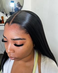 Love this cute no baby hair buss down from stylist @moochhair🔥   Follow @bombtress_hair for more hair inspirations😍  Grab bomb bundles and get this amazing look💕  . . . . . . . . . . . . #explore #hairgoals #bussdown #lacefrontwig #edgeslaid #straighthairwigs #straightwig #sewinweave #wigunits #wiginstall #lacewigs #lacefrontalwig #issawig #wigstore #wigsale #wigsforsale #quickweave #gluelesswig #transparentlace #sewin #naturalsewin #closurewig #hdwigs #humanhairwigs  #hdlace #wigmaker Wig Install No Baby Hair, Black Girls Hairstyles Weave, Hairstyles Weave, Basketball Hairstyles, Hd Lace Wig, Wig Install, Black Ponytail Hairstyles, Wig Straight