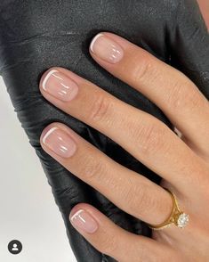 Nails Inspiration Pale Skin, French Manicure Nails Natural, Minimalist Manicure Short Nails, Natural Manicure Short, Very Short Gel Nails, Natural Gel Nails Ideas, Natural Manicure Ideas, Natural Nail Looks, French Manicure Short