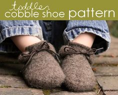 a pair of slippers with the words toddler cobble shoe pattern