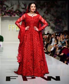 Beautiful Hania Amir ❤ Hania Amir Red Dress, Hania Amir Wedding Dresses, Hania Amir Bridal Look, Bridal Dresses For Barat, Red Bridal Dress, Hania Amir, Latest Bridal Dresses, Pakistani Wedding Outfits, Red Wedding Dresses