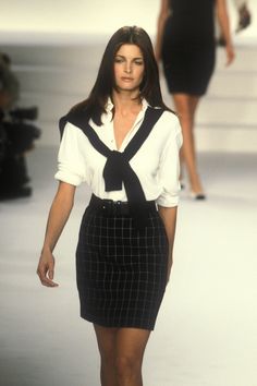 Ralph Lauren Runway, Mode Gossip Girl, Runway Outfits, Corporate Fashion, 1990s Fashion, 90s Fashion Outfits, Kaia Gerber