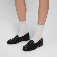 WOMENS WHITNEY WEEJUNS LOAFER Bass Weejuns, Blue Black Hair, Loafers Women, Bit Loafers, Leather Apron, Deck Shoes, Leather Socks, Tassel Loafers, Women Oxford Shoes