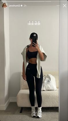 Gum Outfits For Women, Gum Fits Women, Cool Workout Outfits Women, Female Gym Outfits, Active Wear Outfits Aesthetic, Gym Girlies Aesthetic Outfits, Gym Outfit Ideas Women, Gum Outfits, Gym Fits Aesthetic Women