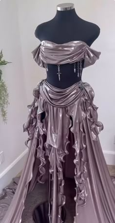 Met Gala 2024 Garden Of Time, Mythical Outfits, Gore Fashion, Mystical Outfits, Fashion Women Outfits, Bone Dress, Old Celebrities, Instagram Jewelry, Boutique Clothes