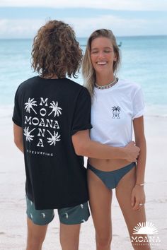 Beach Chill Outfit, Summer Cotton T-shirt For Surfing, Beach Moodboard, Vacation Surfing T-shirt With Crew Neck, Summer Surfing Beachwear T-shirt, Beachwear Surfing T-shirt With Short Sleeves, Vacation Surfing Crew Neck T-shirt, Cozy Clothing