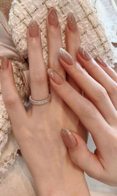 Mehndi Nails Design, Nails For Nikkah, Gel Nails For Indian Wedding, Nail Ideas For Indian Wedding, Indian Gel Nail Designs, Nail Art Designs For Wedding Indian, Nail Art For Marriage Function, Bridal Gel Nails Wedding Brides