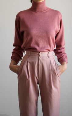 Edgy Work Clothes Women, Chic Modern Outfits, Pastels In Winter Outfits, What To Wear To Orchestra Concert, Outfit Inspo 2024 Spring, Smart Style Women, Pink Minimalist Outfit, Outfits For Soft Summer Type, Party Planner Outfit