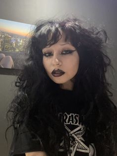 Goth Haircut Curly, Curly Haired Goth, Curly Goth Hairstyles, Gothic Inspired Outfits, Goth Black Hair, Goth Curly Hair, 70s Goth Fashion, Latina Goth, Alt Makeup Ideas