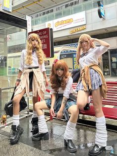 Gyaru Selfie Poses, Modern Gyaru Fashion, Gyaru Samurai, Gyaru Fashion School, Japanese Gyaru Fashion, Gyaru Inspo Outfit, Guyru Fashion Style, Gyaru Pigtails, Haaady Gyaru Fashion