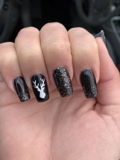 Moose Nails Art, Christmas Deer Nail Designs, Fall Deer Nails, Deer Season Nails, Deer Hunting Nails, Country Christmas Nails, Deer Nail Art, Hunting Nails, Rodeo Nails