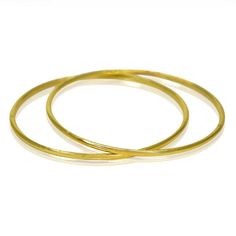 Gold Plated Simple Thin Daily Wear Plain Bangles for all age women. It can be used as pairs or sets.  Ideal for sarees and other traditional costumes.
Choose the right size from below drop down menu.