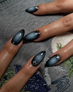 Black And White Aura, White Aura Nails, Aura Nail Designs, Ongles Goth, Aura Nail, White Aura, Aura Nails, Airbrush Nails, Gothic Nails