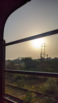 Sunrise aesthetic pictures Indian Train Window View, Train Pics Aesthetic, Train Images Indian, Indian Train Travel Photography, Train View Window, Train Window View Video, Travel By Train Aesthetic, Indian Train Video