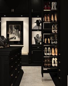 Coco Chanel Aesthetic, Luxurious Walk In Closet, Luxury Life Aesthetic, Home Bar Ideas, Wardrobe Organisation, Makeover Bedroom, Chanel Couture, Chanel Chanel, Chanel Makeup