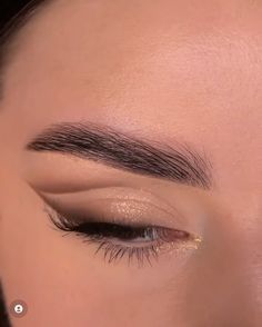 Circle Eye Makeup, Simple Brown Eyeshadow Looks, Casual Eyeshadow, Nude Eyeshadow Looks, Eyeshadow As Eyeliner, Beige Makeup, Eye Makeup Images