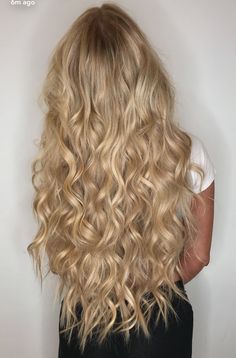 Wavy Long Blonde Hair, Blond Curled Hair, Curled Hair Blonde, Blonde Curled Hair, V Cut Hairstyle, Pretty Curls, Blonde Wavy Hair, Silky Smooth Hair, Cut Hairstyles