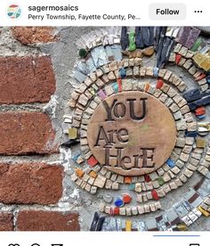 Small Mosaic Projects, Mosaic Words, Garden Mosaic Projects, Mosaic Artwork Ideas, Mosaic Plates, Modern Mosaic Art, Diy Mosaic Tiles, Tiny Tiles, Easy Mosaic