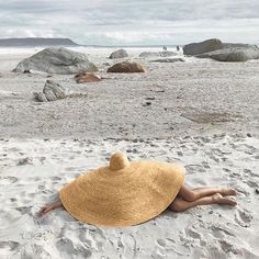 Womens Beach Hat, Floppy Straw Hat, Straw Weaving, Small Bees, Beach Please, Oversize Fashion, Beach Hat, New Energy, Woman Fashion