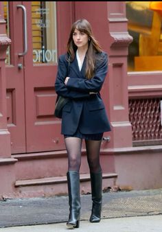 dakota johnson Adele Inspired Outfit, Ballet Flat Outfits Aesthetic, Dramatic Classic Outfits, Dramatic Classic Style Outfits, Dakota Style, Dakota Johnson Style, Dakota Johnson, 가을 패션, Autumn Outfit