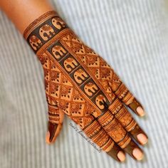 Mehadi Degine Back Hand Simple, Sider Mehndi Design Full Hand, Sider Mehndi Design Back Hand, Only Palm Mehndi Design, Indian Mehndi Designs Back Hand, Simpal Mahendi, Back Mehendi Designs For Hands, Mehandi Back Hand Designs, Indian Henna