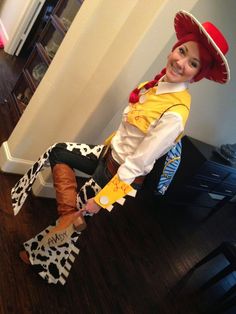 Diy Jessie Costume, Jesse Toy Story Costume, Toy Story Cosplay, Jessie Halloween Costume, Jessie Halloween, Jessie Toy Story Costume, Jessie From Toy Story, Jesse Toy Story, Disfraz Toy Story