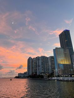 Brickell Miami sunset Florida ocean key keys water nature downtown skyline Lugares Fake, Aesthetic Miami, Miami Aesthetic, Miami Sunset, Brickell Miami, Florida Aesthetic, Moving To Miami, Miami City, Miami Travel