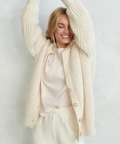 This ultra-lightweight, chunky knit has the same stitch as our coveted Cashmere Cocoon Cardigan, but boasts an airy look and feel that's primed for the season. As our fluffiest rendition yet, this rustic take on the Cocoon silhouette is one you'll wear with everything. Fisherman Cardigan, Light Cardigan, Perfect Cardigan, Cocoon Cardigan, Jenni Kayne, Baby Alpaca, Cool Sweaters, Sweater Coats, Chunky Knit