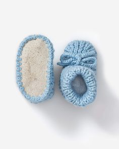 The best, softest, baby alpaca booties you can find. They are a must for every newborn's wardrobe. The baby's feet will be so soft and warm, as the inside of the sole is lined with guilt-free alpaca fur. The ribbon helps to prevent the baby from pulling the bootie off. Dry clean or hand wash.*Our items made of fur / hide are "guilt-free" meaning that they are harvested from alpaca who have deceased due to natural causes. We do not condone that animals be killed for their fur, nor are any of our Alpaca Baby, Suri Alpaca, Beautiful Farm, Heavy Knit, Baby Alpaca, Guilt Free, Baby Booties, Luxury Goods