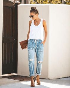 Denim Joggers Outfit, Jeans Outfit Women, Gather Round, Torn Jeans, Metallic Pants, Joggers Outfit, Outfit Jeans, Denim Joggers, Looks Style