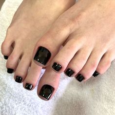 Fall Toe Nail Colors 2024 - 25 Best Ideas for Stunning Autumn Pedicures Fall Toes Colors, Nail Colors For Pale Skin