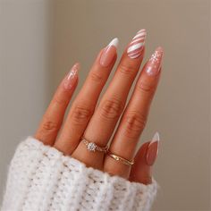 Fake Nails With Glue, Stick On Nails, Top 40, Short Acrylic Nails, Cute Acrylic Nails, Holiday Nails