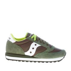 StrikeCalzature Web Luxury Shoes Store Calzature Uomo / Men Shoes Calzature Donna / Women Shoes I nostri Marchi / Our Brands SAUCONY men shoes Dark green white nylon fabric and suede Jazz Original sneaker       SAUCONY Saucony scarpe uomo Sneaker uomo Jazz Original in tessuto nylon e camoscio verde scuro con dettagli in pelle bianca. Stampa brand sul tallone e sulla linguetta. Suola in gomma bicolore leggera Modello: S2044-275 Collezione: Autunno-Inverno Prezzo di listino: Euro 110   Saucony men Green Running Shoes With Contrast Sole For Jogging, Green Nylon Casual Running Shoes, Green Low-top Sneakers With Rubber Heel Cap, Green Nylon Sneakers With Cushioned Footbed, Green Casual Nylon Running Shoes, Casual Green Nylon Running Shoes, Green Leather Running Shoes With Round Toe, Green Nylon Low-top Running Shoes, Green Low-top Nylon Running Shoes