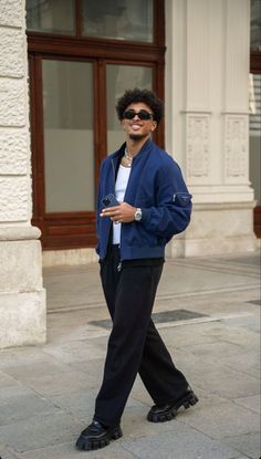 Edgy Fashion Men, Loafers Men Outfit Casual Street Styles, Black Loafers Outfit Men, Loafers Men Outfit, London Mens Fashion, Look 80s, Smart Casual Menswear, Classy Outfits Men