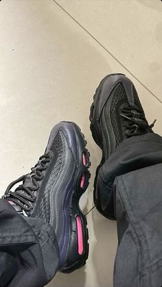 Airmax 95 Black, Airmax 95s, Crtz Rtw, Nike 95, Airmax 95, Nike Airmax 95, Mode Shoes, Pretty Shoes Sneakers