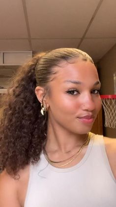 Natural Hairstyles Mixed Women, Slick Pony Curly Hair, Curly Hair Sleek Ponytail, High Ponytail Curly Hair Natural, Slicked Curly Ponytail, How To Do A Slick Back Ponytail With Curly Hair, Curl Hair Ponytails, Natural Hairstyles For Black Women Twists, Slick Ponytail Curly Hair