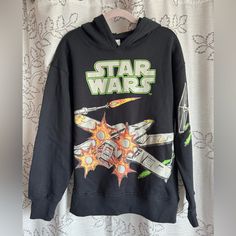 Nwot Disney - Star Wars Sweatshirt/Hoodie Size Medium **Smoke Free Home** Star Wars Hoodie, Star Wars Sweatshirt, Geek Clothes, Disney 100, Star Wars Outfits, Kinds Of Clothes, Disney Star Wars, Kids Sweatshirt, Sweatshirt Hoodie