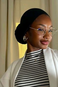 Headwrap Outfit Ideas, Head Wrap Outfits Black Women, Face Veil Aesthetic, Turban Outfit, Hair Scarf Tutorial, Hijab Turban Style, African Hair Wrap, Well Cover