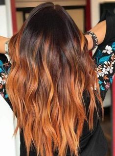 Le balayage de feu Fire Hair Color, Cinnamon Hair Colors, Cinnamon Hair, Red Ombre Hair, Fire Hair, Ginger Hair Color, Shoulder Hair, Red Hair Color