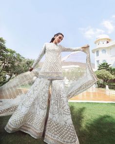 Shararas For Intimate Wedding Are In Trend To Get That Stand Out Look Manish Malhotra Suits, Manish Malhotra Dresses, Manish Malhotra Bridal, Manish Malhotra Collection, Manish Malhotra Lehenga, Indian Bridal Dress, Manish Malhotra, Pakistani Bridal Wear