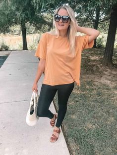 12 Simple Summer Outfits with Leggings » Lady Decluttered Black Leggings Outfit Spring, Leggings Outfits Summer, Leggings Outfit Summer Casual, Black Leggings Outfit Summer, Summer Outfits With Leggings, Capri Leggings Outfit, Sandals Outfit Summer, Lady Decluttered