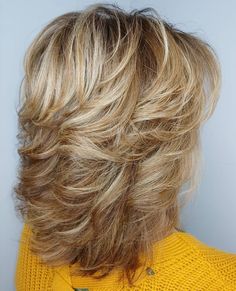 Feathered Shoulder-Length Shag Medium Shaggy Hairstyles, Feathered Layers, Modern Shag Haircut, Medium Layered Haircuts, Medium Layered Hair, Natural Wavy Hair